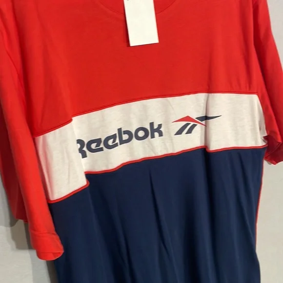 Reebok Shirt - Picture 3 of 4